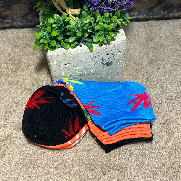 HEMP LEAF ANKLE SOCKS 🌟 - Picture 3 of 5